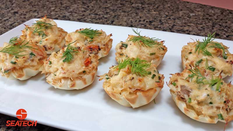 crab stuffed phyllo cups A photograph of crab stuffed phyllo cups.